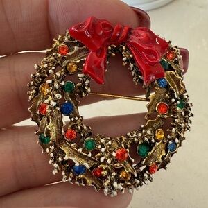 ART Arthur Pepper vintage Christmas wreath brooch